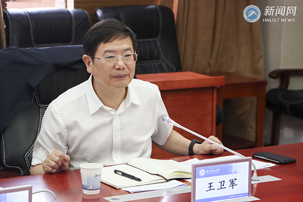 16095601d6124d45bcaa4581b780cca5.jpg 张梓硕2.jpg